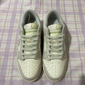 Nike Light Grey Sneakers